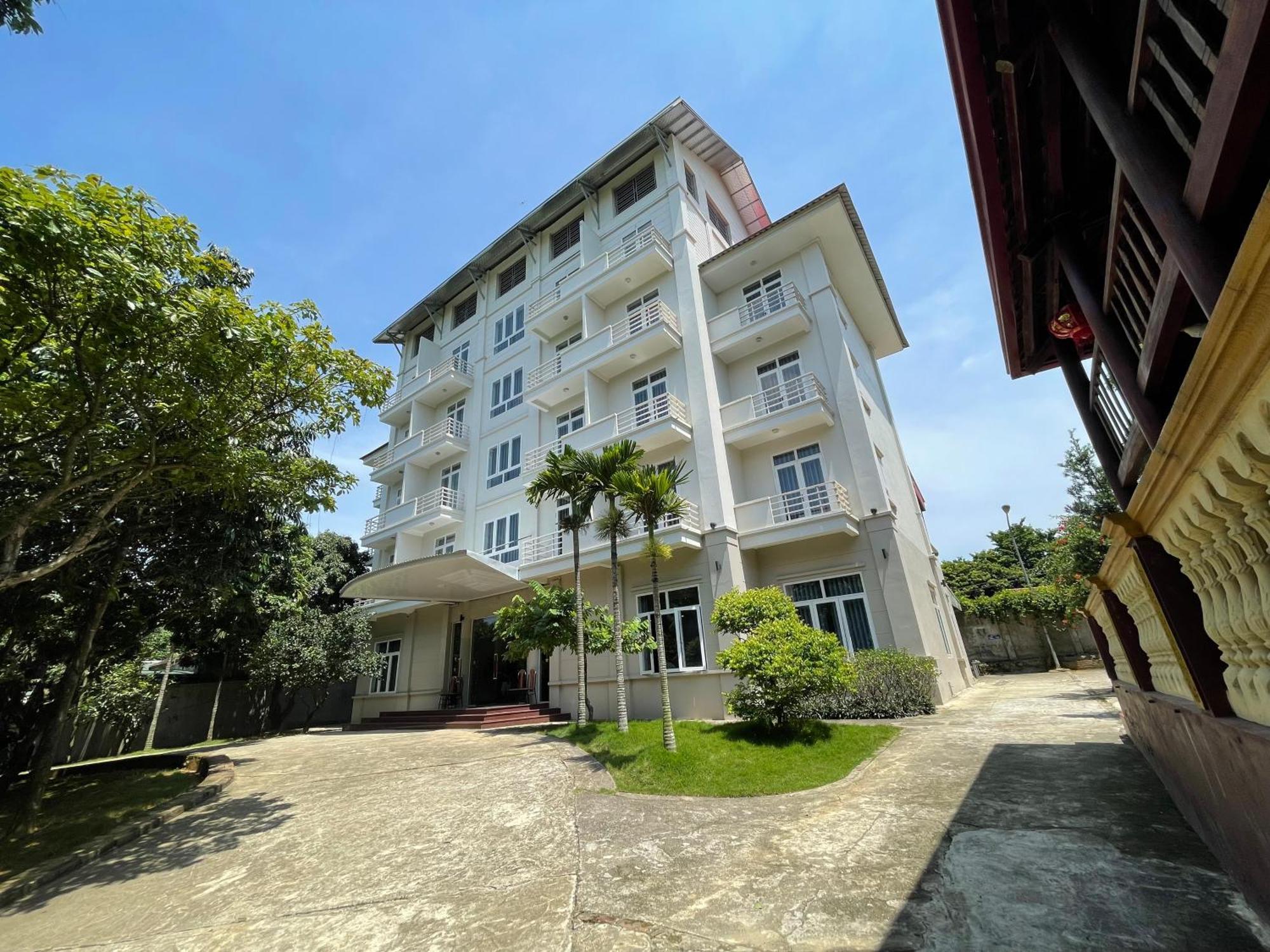Hòa Bình Thien Binh Hotel מראה חיצוני תמונה